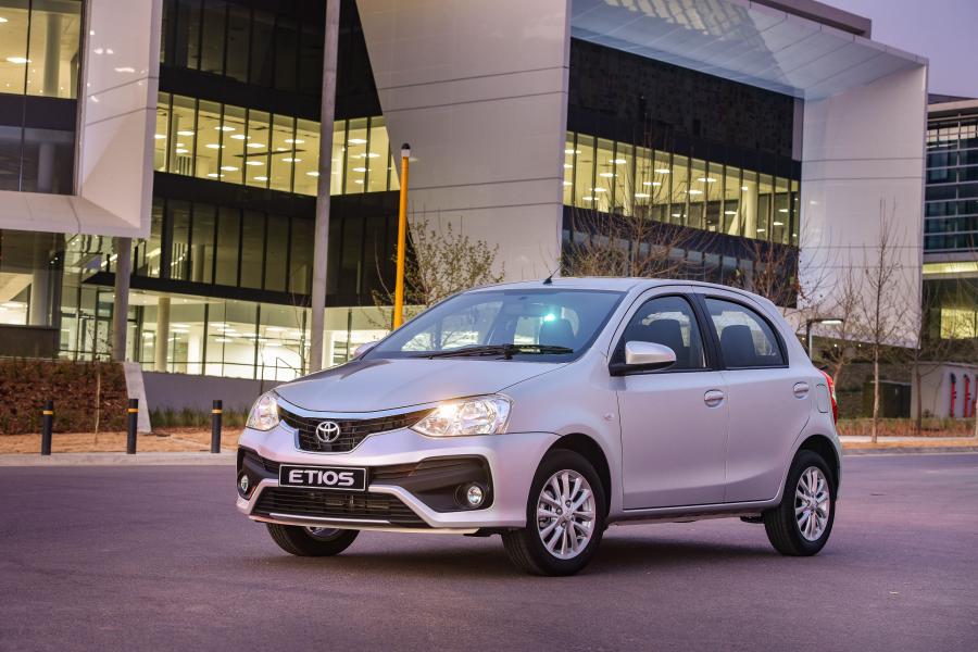  Toyota Etios Hatchback 2016 года  (ZA) (фото 2 из 14)
